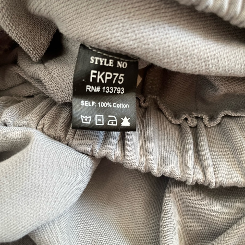 POL Grey Granny Squares Pants - Size L - NWT - Picture 8 of 8